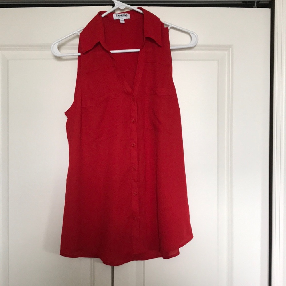 Sleeveless shirt
